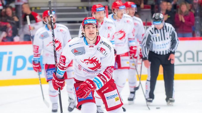 Hokejová Tipsport extraliga 2019/20, Třinec - Liberec: Michal Kovařčík se raduje ze vstřeleného gólu.