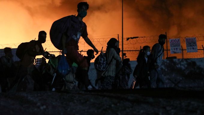 Požár v uprchlickém táboře Moria, který leží na řeckém ostrově Lesbos.