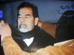 Záznam ze Saddámovy popravy.