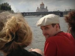 Edward Snowden na nedatovaném snímku z Moskvy. Záběr byl pořízen z videa, které odvysílala televize Rossija 24.