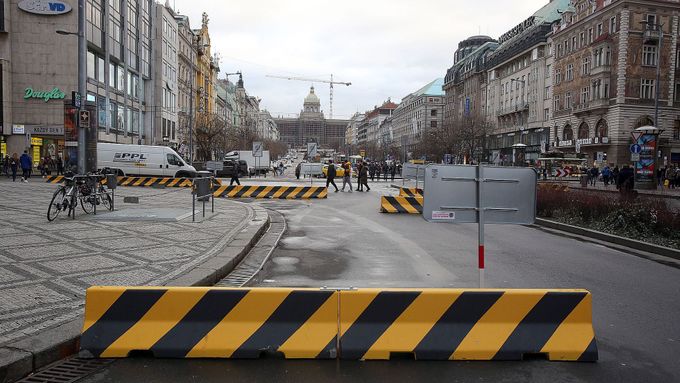 Protiteroristická opatření na Václavském náměstí.