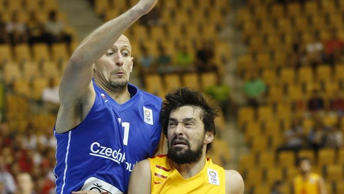 Čeští basketbalisté prohráli se Španělskem o 21 bodů