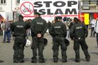 Evropští islamobijci se nakonec nesešli. Neprošli