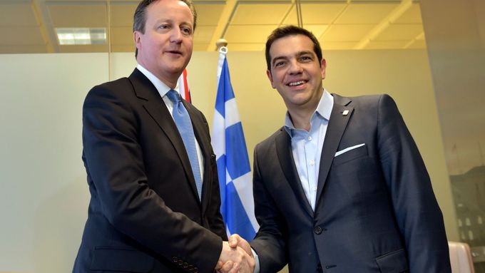 David Cameron a Alexis Tsipras na summitu EU