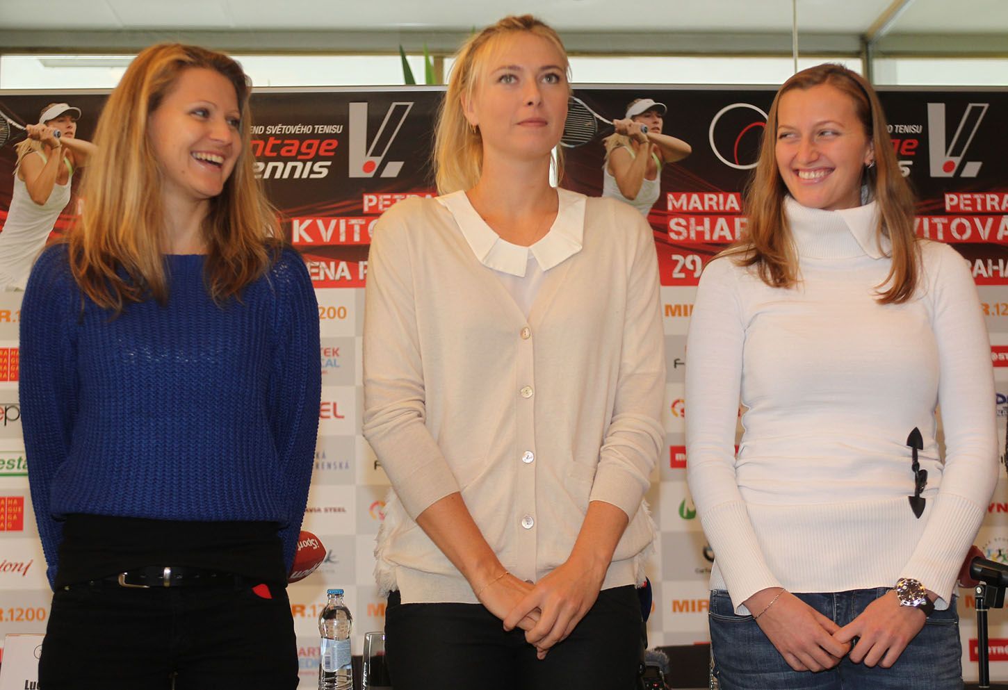 Ruská tenistka Maria Šarapovová během exhibice Advantage Tennis 2012 v Praze.