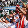Čeští tenisté slaví postup do finále Davis Cupu 2012 po utkání Tomáše Berdycha s Atgentincem Carlosem Berlocqem.