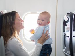 Dítě na palubě! 6 TIPŮ, jak si užít cestování s dítětem v letadle