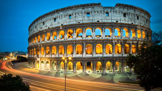 Koloseum je největší amfiteátr, který byl kdy v římské říši postaven. Nachází se východně od Fora Romana.