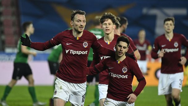 21. kolo Fortuna:Ligy 2020/21, Sparta - Příbram: Libor Kozák, Martin Vitík a Srdjan Plavšič se radují z gólu