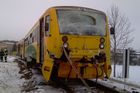 Srážku vlaků u Vodňan nepřežila cestující, 12 zraněných