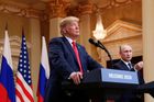 Trump dělá skandální, amatérské chyby, varují diplomaté. A hrozí se, o čem jednal s Putinem