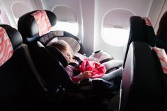 Japonské aerolinky označují sedadla dětí. Chtějí dát cestujícím šanci na klidný let
