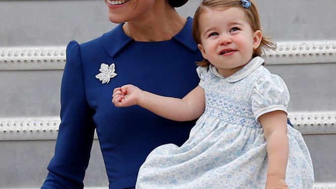 Britská vévodkyně z Cambridge, manželka prince Williama a matka jejich dvou dětí prince George a princezny Charlotte.