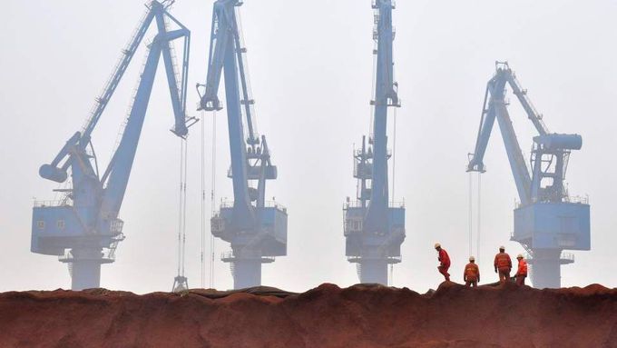 Industriální obzor. Těžba železné rudy v čínském Tchien-ťinu.