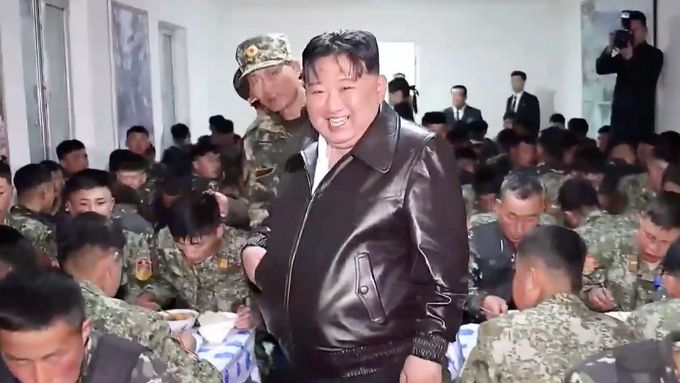 Propagandistický klip oslavuje Kim Čong-Una