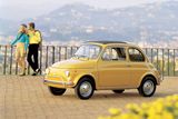 Fiat 500 (1957-1975) – Roztomilé italské Cinquecento se vyrábělo osmnáct let a za tu dobu vznikly téměř čtyři milionu kusů. Auto pomohlo po válce rozhýbat Itálii i další evropské země.