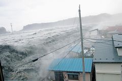 Voda spláchla auta i celé domy. Před šesti lety pohltila Japonsko ničivá vlna tsunami