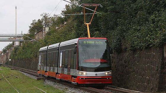 Nová tramvaj pro Prahu s nízkou spotřebou křemičitého písku