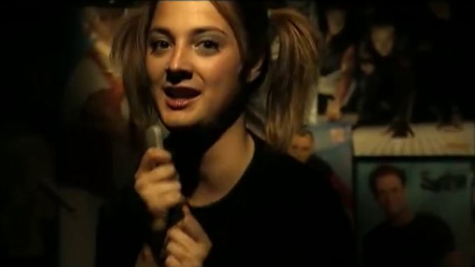 V klipu Superstar s rapery Supercroo účinkovala Barbora Poláková.