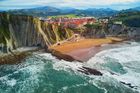 Zumaia je malé město v Baskicku. Město má dvě pláže, které jsou zajímavé pro geology, protože se nacházejí mezi nejdelší soustavou souvislých skalních vrstev na světě. Tyto útvary se nazývají flyš.