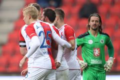 Slavia rozstřílela Hradec Králové a znovu se přiblížila vedoucí Plzni na rozdíl jediného bodu