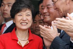 Bývalá jihokorejská prezidentka půjde k výslechu. Prokuratura ji viní z úplatkářství