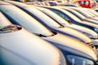 Po loňských maximech přichází pád. Prodeje nových aut klesly v celé Evropské unii