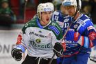 Hokejová extraliga 20192/20, Karlovy Vary - Kometa Brno: Ondřej Beránek se raduje z gólu na 2:0