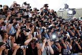 Fotografové se připravují na příchod celebrit a filmových hvězd, 68. ročník mezinárodního filmového festivalu v Cannes může začít.