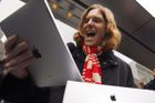 Apple prodal za první měsíc milion iPadů