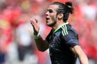 Euro 2016: Anglie-Wales:  Gareth Bale slaví gól na 0:1