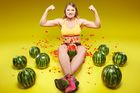 Žena rozdrtí stehny tři melouny. 15 kuriózních rekordů z nové Guinnessovy knihy