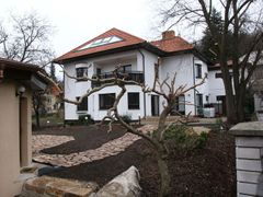 Vila Vlastimila Tlustého ve Slaném, pohled ze zahrady.