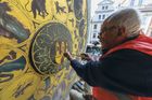 Jak se opravoval pražský orloj? Neobyčejné pohledy do zákulisí očima Martina Frouze