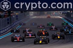 V Miami vede Verstappen, za ním probíhá boj o druhé místo