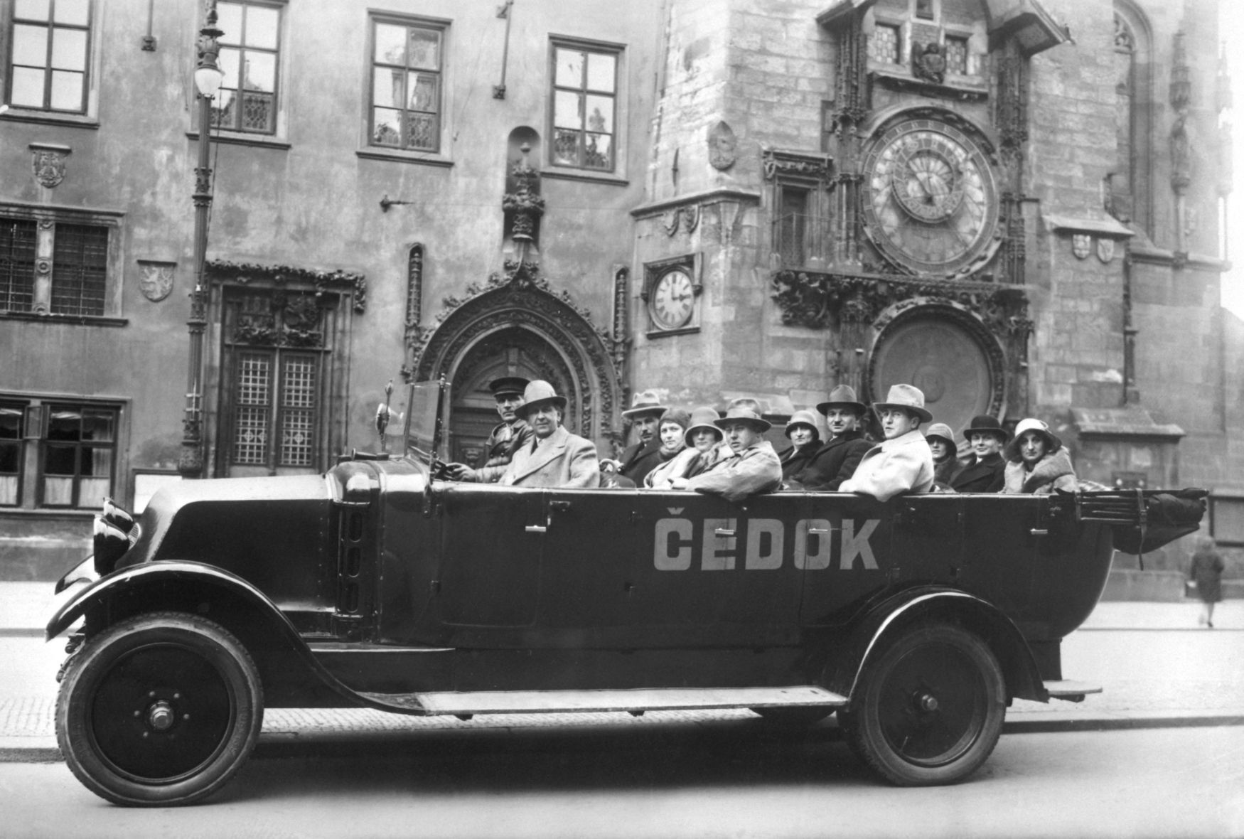 Čedok Staroměstská radnice turisté 1931