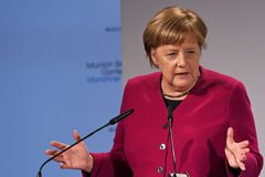 Premiéři V4 požádali Merkelovou, aby v čele Evropské rady nahradila Tuska. Odmítla