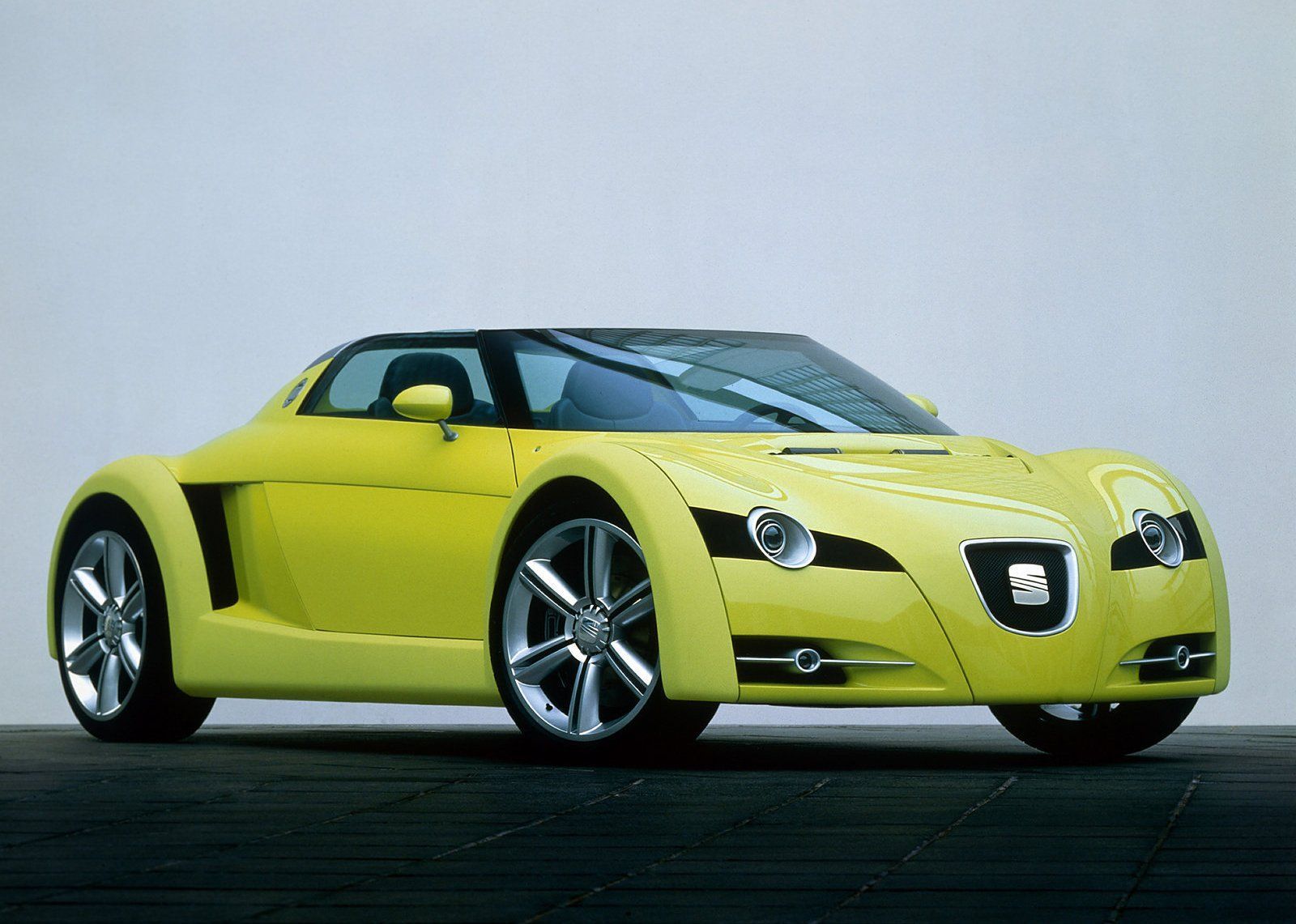 Autosalon Ženeva v 90. letech