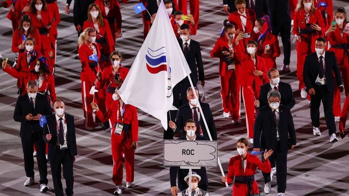 Na minulé letní olympiádě nastupovali ruští sportovci při slavnostním zahájení pod hlavičkou a vlajkou Ruského olympijského výboru. V Paříži na něm kvůli válce na Ukrajině nebudou vůbec