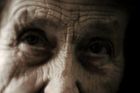 Video: "Šmejd" okradl důchodkyni o úspory, případů je více