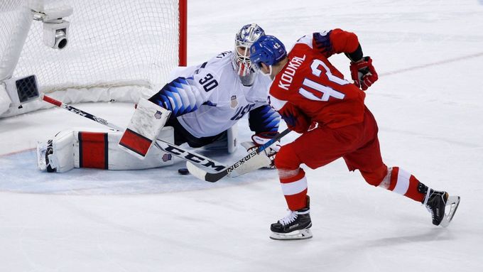 Nájezd Martina Ručinského složil americké hokejisty ve čtvrtfinále světového šampionátu 2005, v Kangnungu vzal tuto roli na sebe Petr Koukal. Jeho gól znamenal kýžený český postup do semifinále.