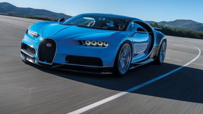 Výpočty i odhady odborníků zatím naznačují, že by Bugatti Chiron mohlo bez omezovače dosáhnout až na rychlost 463 km/h.