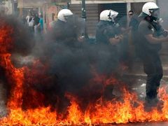 Současné protesty v Řecku.