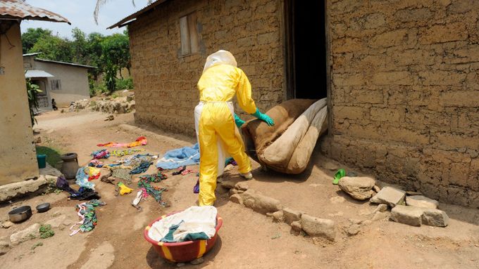Ebola ohrožuje obyvatele Afriky.