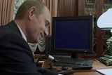 Dokumentární snímek Svědkové Putinovi nahlíží na vznik putinovské autokracie skrze novou perspektivu, říká filmová kritička Jindřiška Bláhová. V následující videorecenzi se dozvíte o hororovém snímku Mandy.