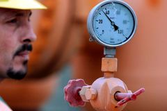 Ruský plyn začal proudit přes Ukrajinu do Evropy