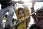 Tisíce dětských migrantů čelí při cestě do Evropy týrání i zneužívání. "Epicentrem" násilí je Libye