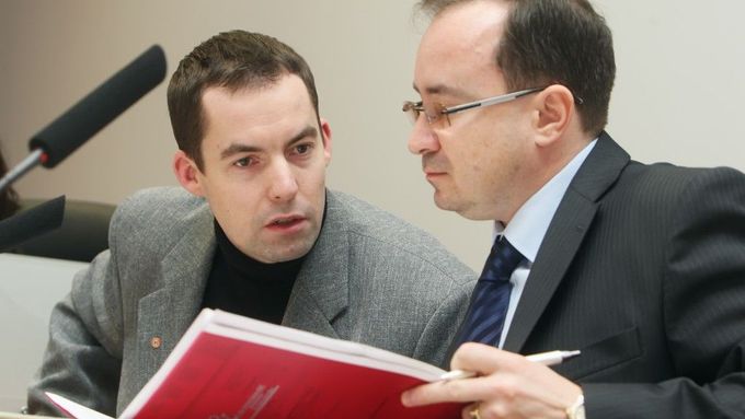 Předseda DS Tomáš Vandas u soudu v Brně