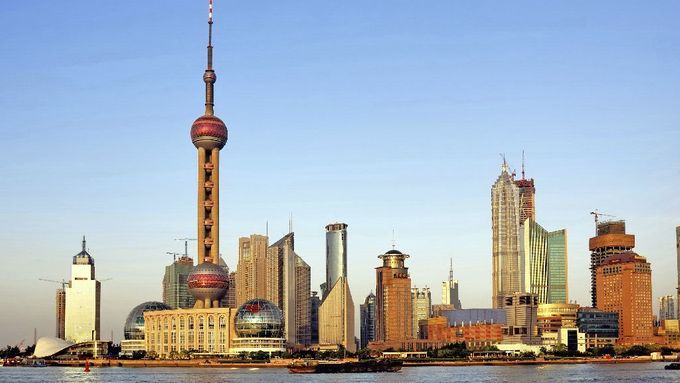 čtvrť mrakodrapů Pudong v Šanghaji