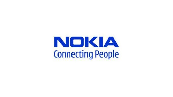 Jejím cílem sice je lidi spojovat, na podzim ale propustila Nokia 1 800 lidí. S konkurencí nedokáže držet krok.